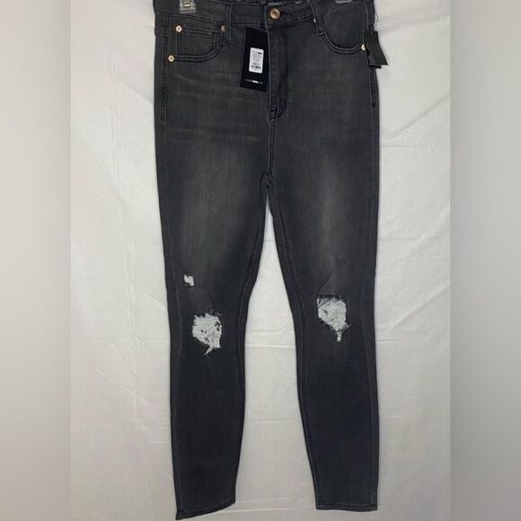 Fashion Nova Grey Sleek Compression Stretch Skinny Jeans Size 11 - Picture 1 of 5